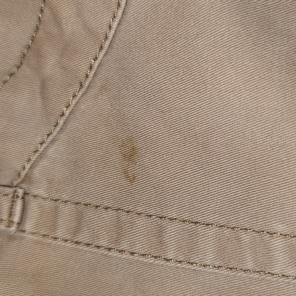 Chico's Women's Khaki Stretch Front/Back Pocket Zip Button Closure Capri Cargo - Picture 9 of 9